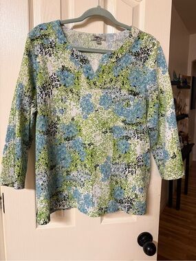 Crinkle V-Neck Blouse in Blue, Green & White